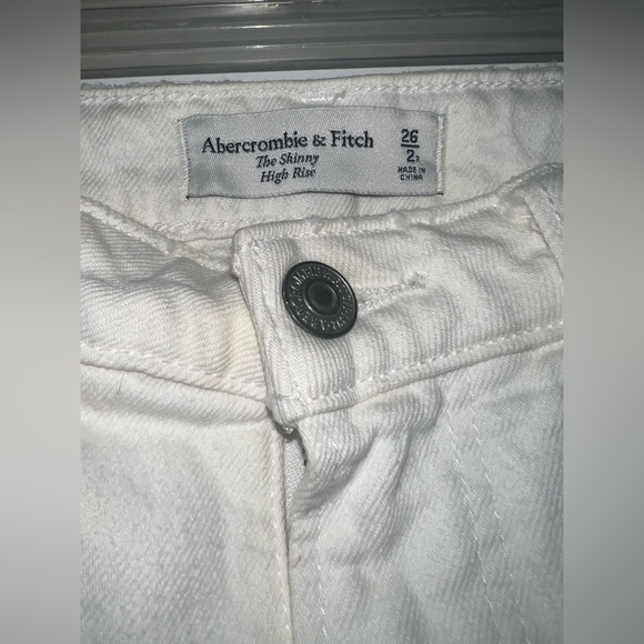 A&F skinny high rise white denim jeans - Picture 4 of 5